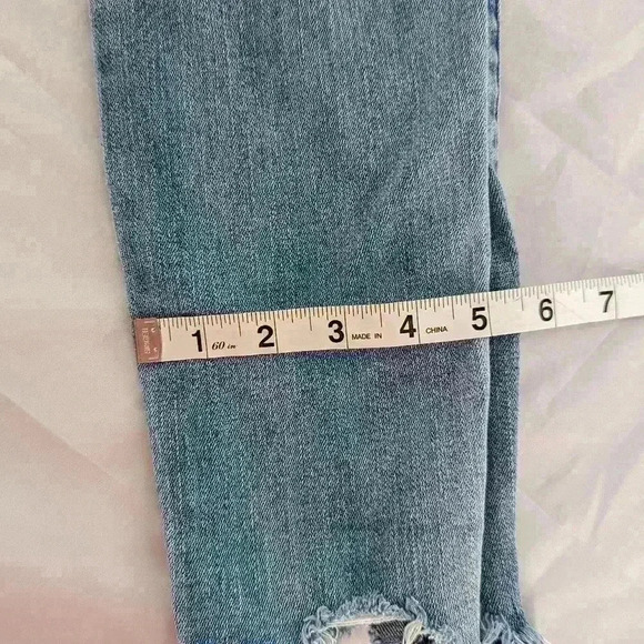 Kancan Women's Size 5/26 Distressed Fly Buttons Skinny Jeans - Picture 13 of 14